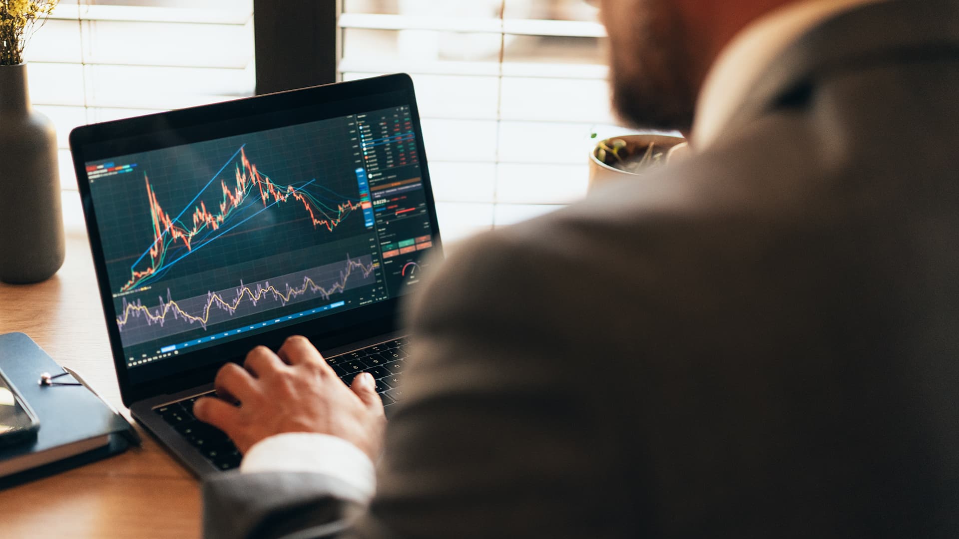 Expertise Valuations Hero